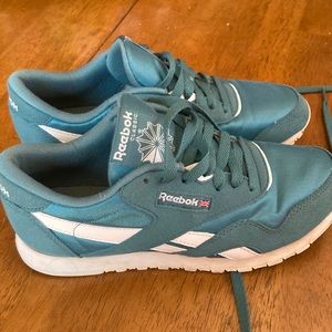 In Very Good Used Condition Reebok Teal Classic Sneakers
